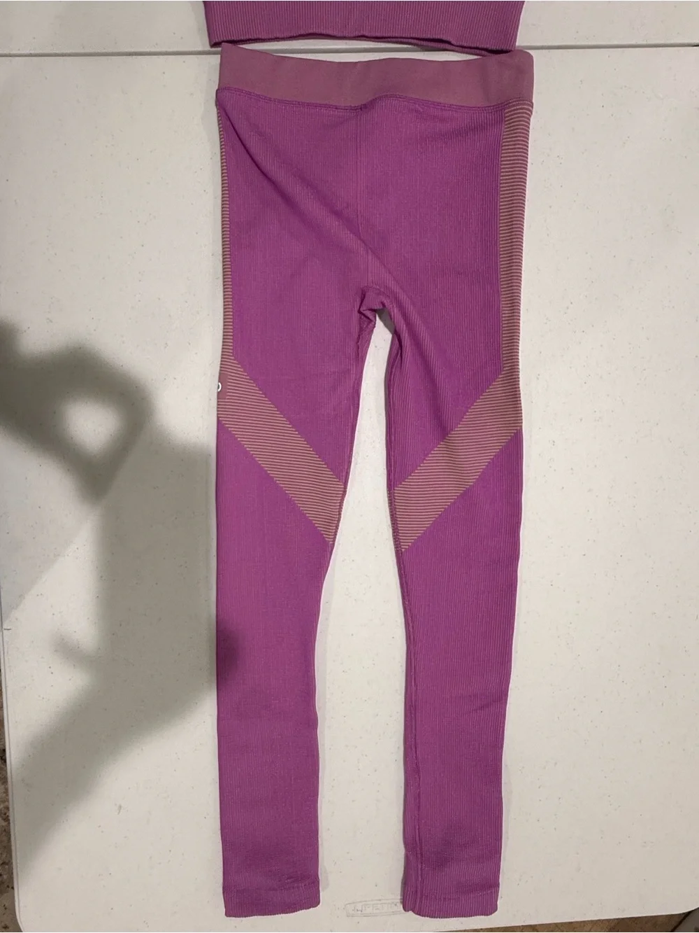 ALO Yoga Women’s Purple & Lime Green Seamless Active Leggings & Bra